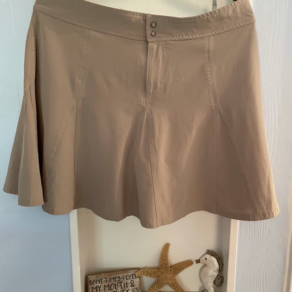 FREEDOM TRAIL BY Kyoden Skort -Tan - Size Large
